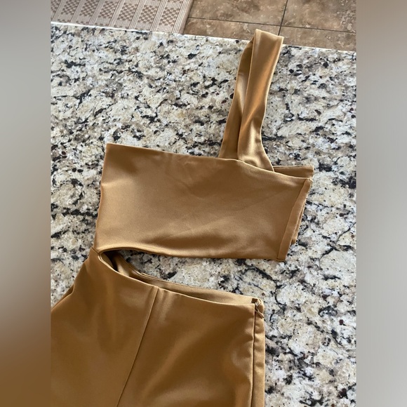 House of Harlow x revolve camel colored romper xs - Picture 3 of 4